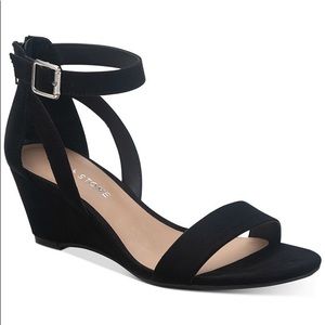 SUN + STONE Women’s Josie Black Wedge Sandals